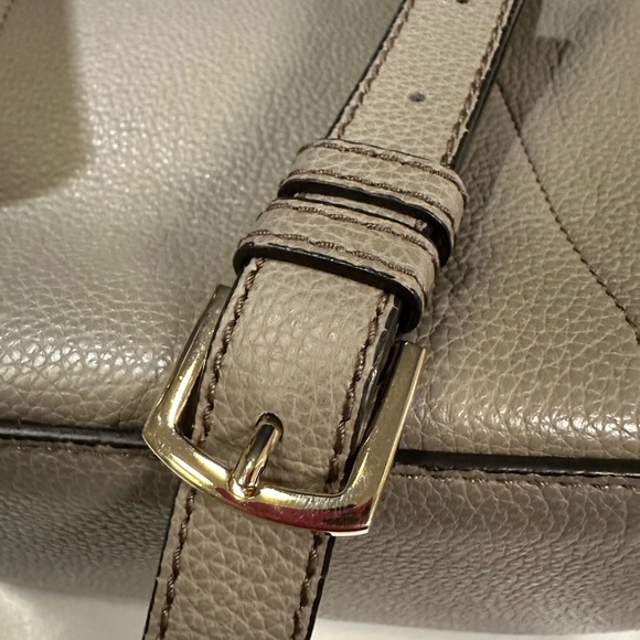 Furla pebbled leather,EUC drawstring closure,gold hardware,strap&dustbag Inc - Picture 8 of 9